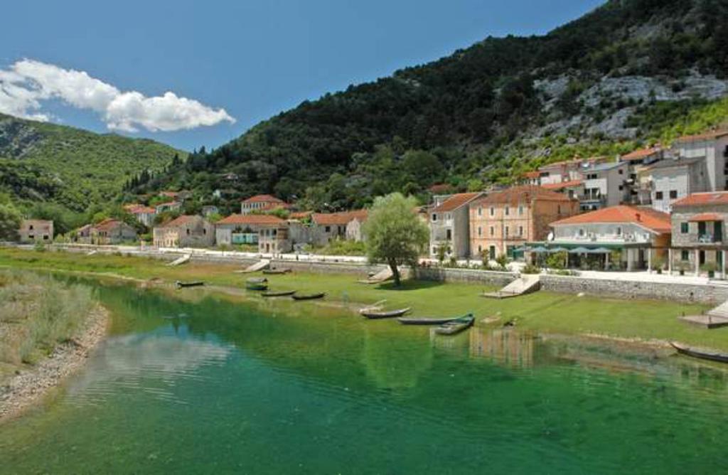 Estate & Winery San Duyevo Pension Rijeka Crnojevića Buitenkant foto